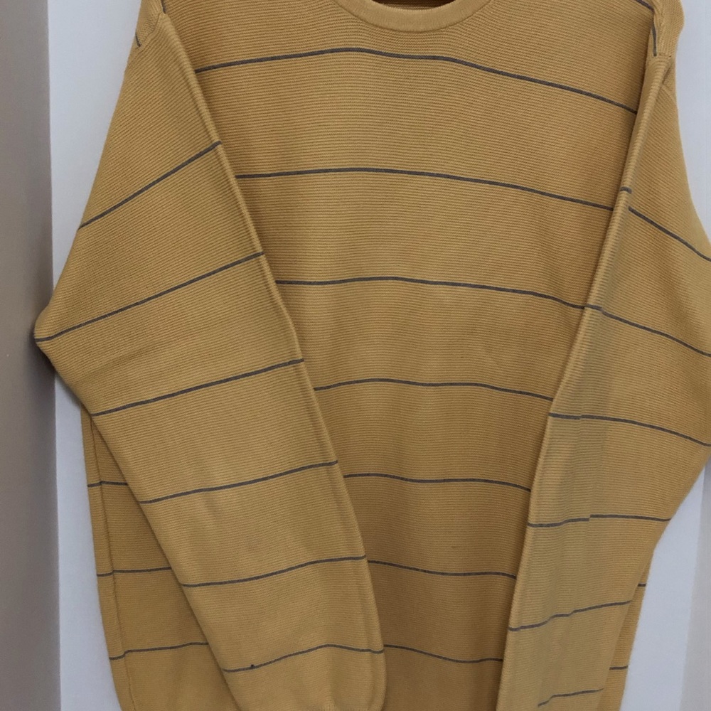XL Izod Crewneck sweater. Light yellow with blue stripes. Good condition.
